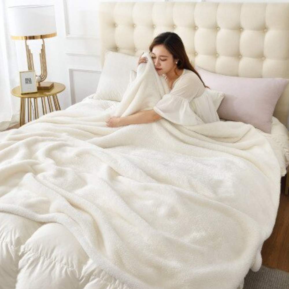 Sherpa Fleece Blanket: image 3